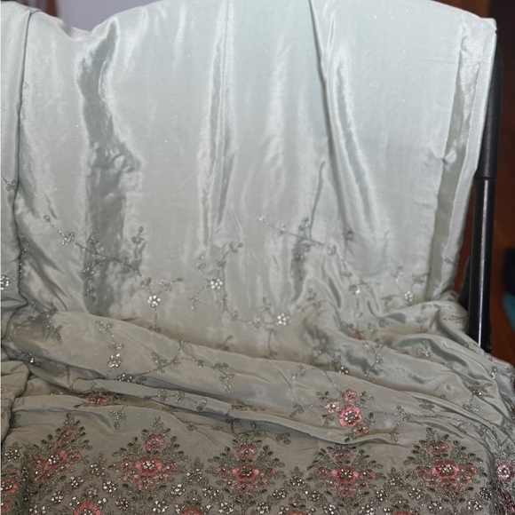 Elegant Floral Embroidered Saree in Green and Pink - Picture 9 of 11